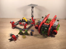 Load image into Gallery viewer, Pre-owned LEGO®, 8077, HQ, Sub, 2 Divers and Manta Warrior